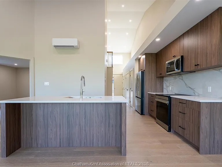 430 Indian Creek Rd W — Photo 17