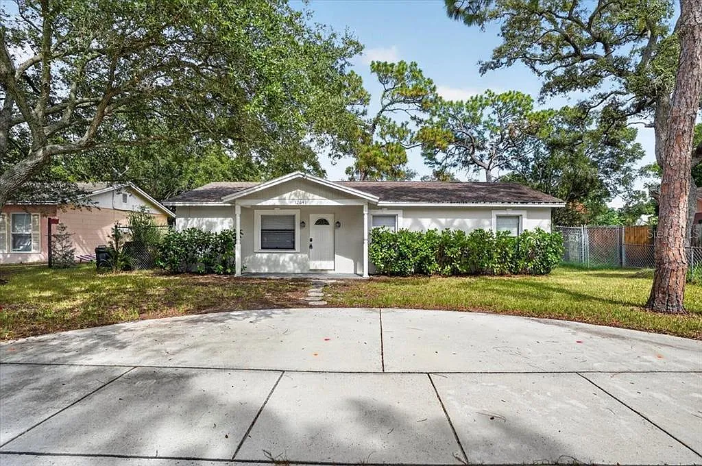 3 bed, 1.0 bath, 1056 sqft, $2,550 — Photo 1