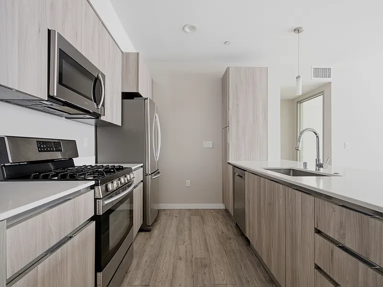 16300 Ventura Blvd #307 — Photo 3