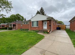 25015 Elmira, Redford, MI