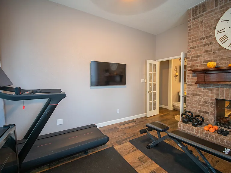 1580 Bonham Pkwy — Photo 30