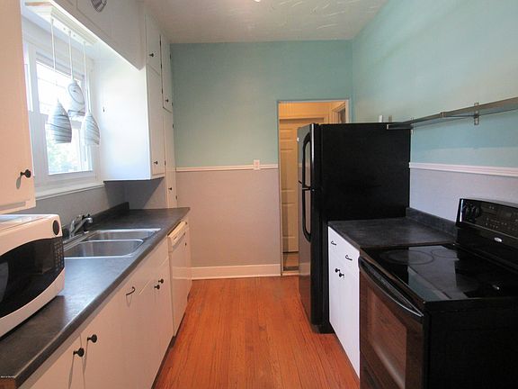 3rd image of 221 N 13th St