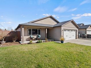 916 Archer Dr, Medford, OR 97501