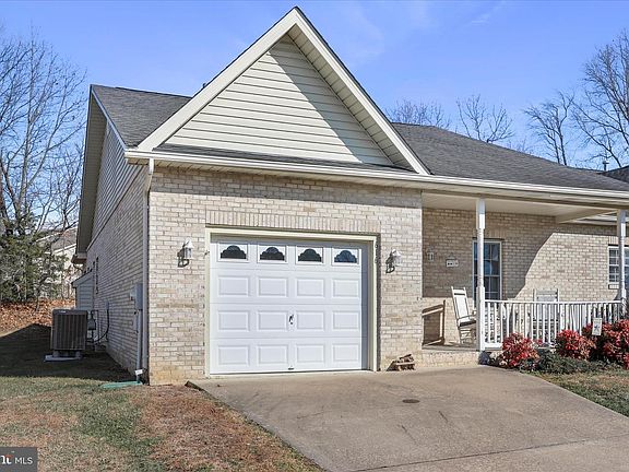 3rd image of 616 Allegheny Cir