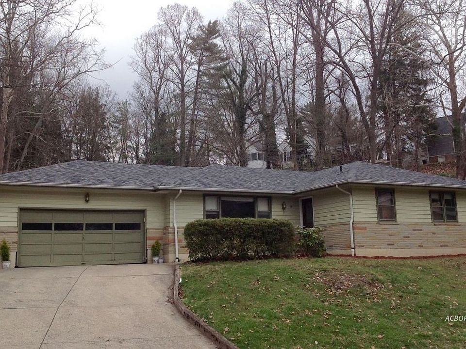 1st image of 14 Briarwood Dr