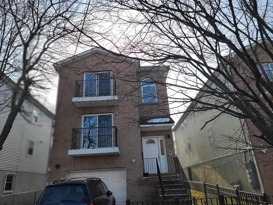 1st image of 42 Brenner St Floor 2