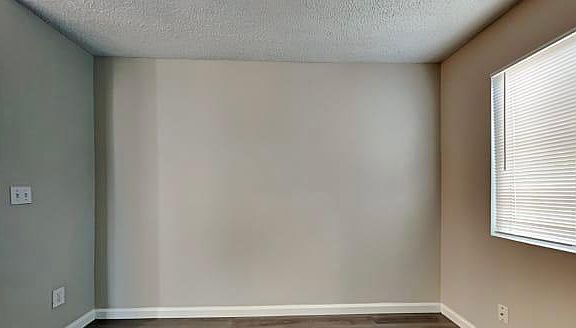 2nd image of 325 Old River Dr