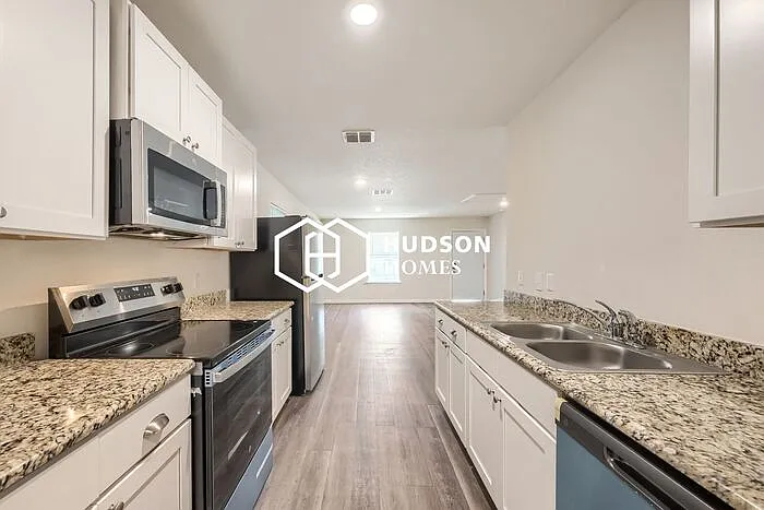 1823 San Carlos St — Photo 6