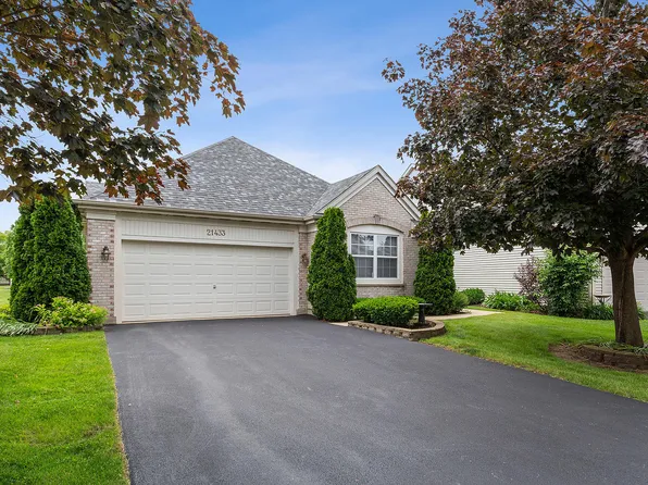 21433 W Larch Ct, Plainfield, IL 60544