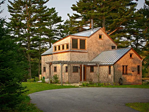 24 Snowdeal Road, South Thomaston, ME 04858