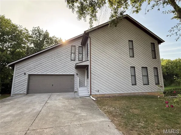531 Taake Ln, Troy, IL 62294