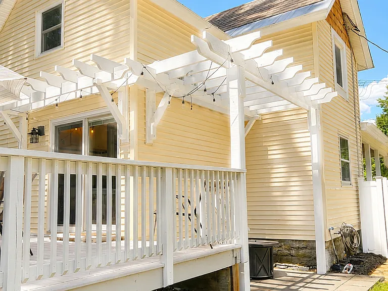 88 Crandall St — Photo 14