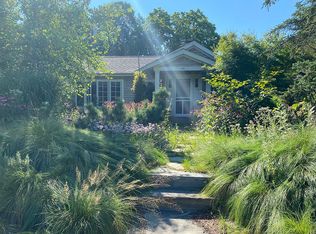 130 Shore Rd, Southampton, NY 11968