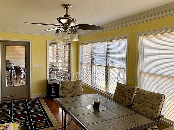 3rd image of 246 Summer Breeze Ln