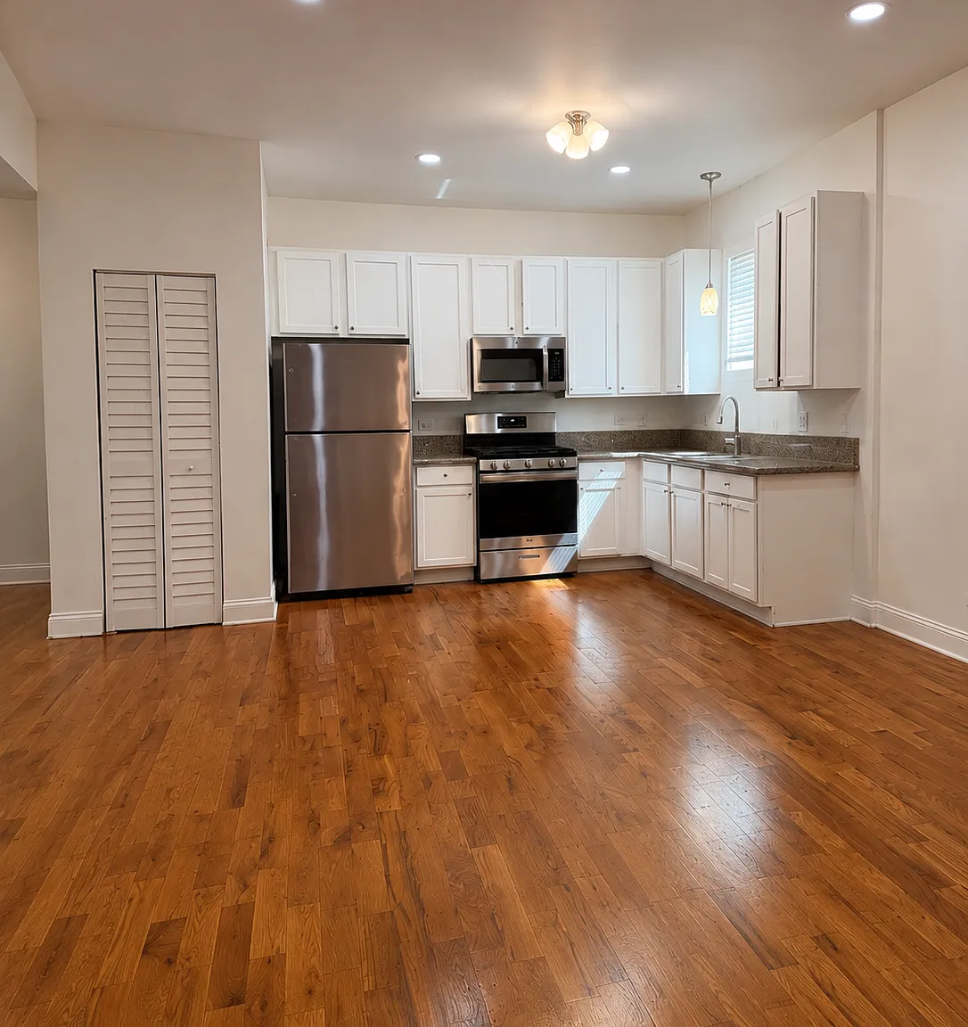 3 bed, 1300 sqft, $2,000 — Photo 4