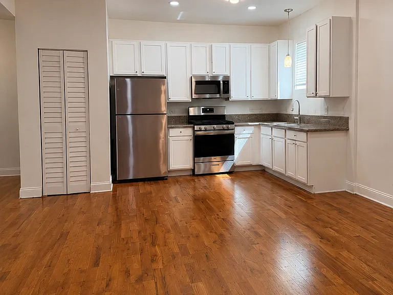 4310 W 14th St #2 — Photo 3