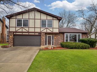 (Undisclosed Address), Wheaton, IL 60189