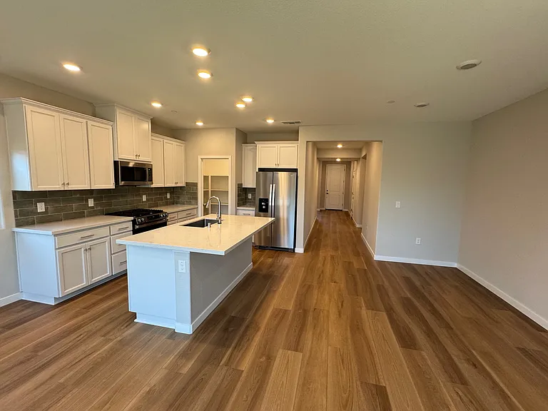 12012 Mircado Way — Photo 3