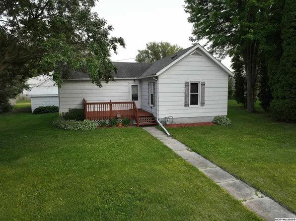 111 E Harris St, Manly, IA 50456