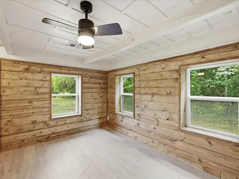 357 Donkey Ln — Photo 13