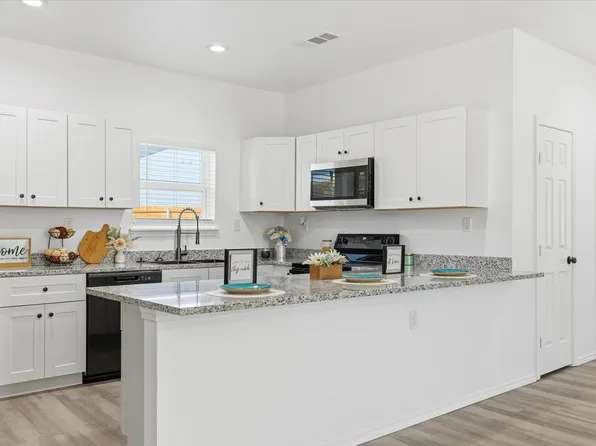 408 Susan Dr, Kennedale, TX 76060