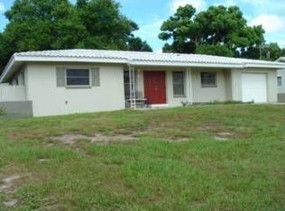 8916 Lynwood Dr, Seminole, FL 33772