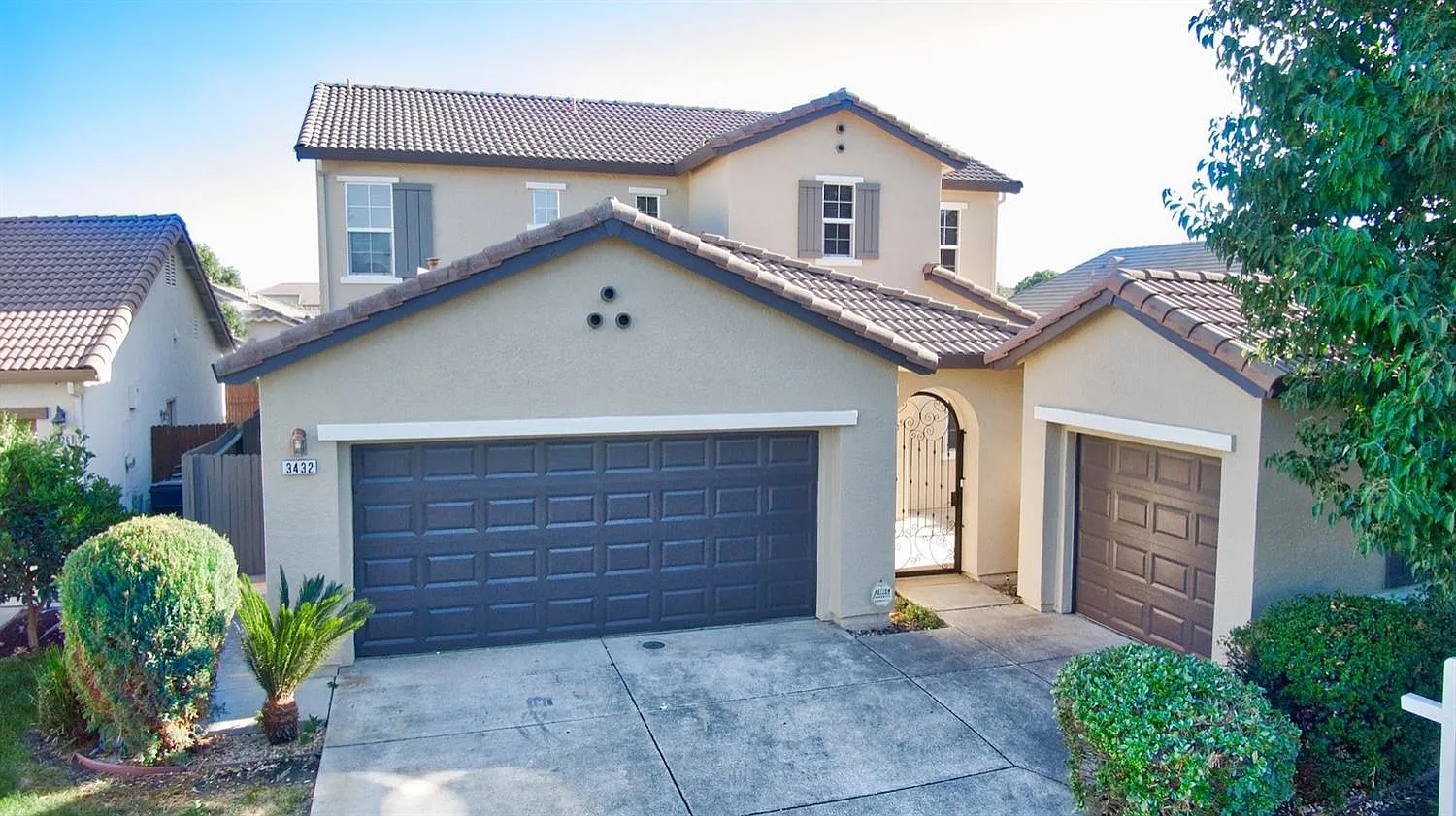3432 La Cadena Way photo 1