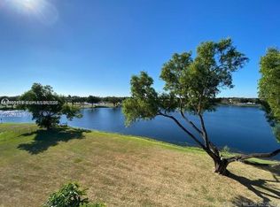 8560 N Sherman Cir APT 404, Hollywood, FL 33025