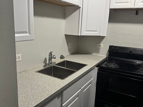 2nd image of 500 S 5th Ave APT 207