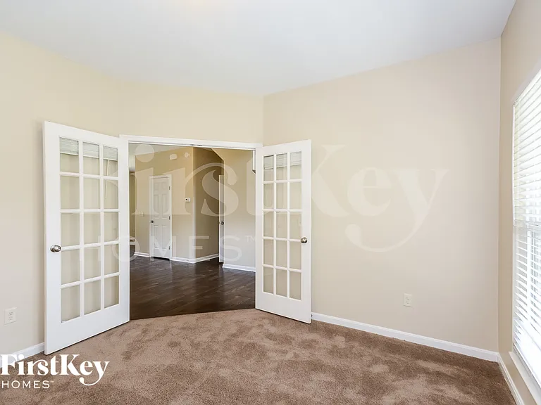 6747 Waverly Park — Photo 8