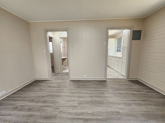 5th image of 321 California Ave APT 5