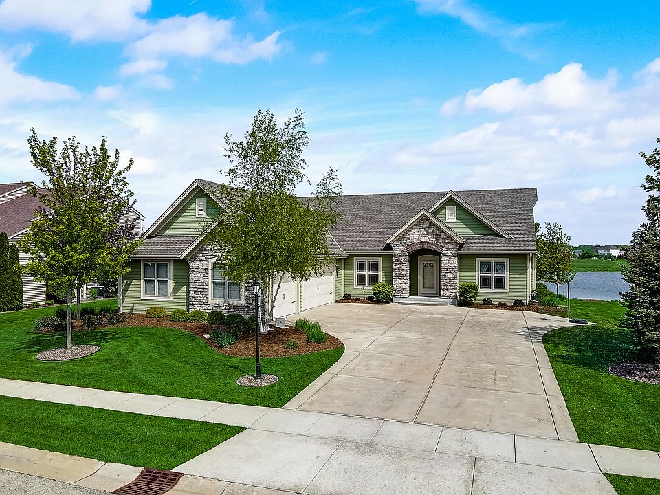 1st image of 1356 Waters Edge Dr