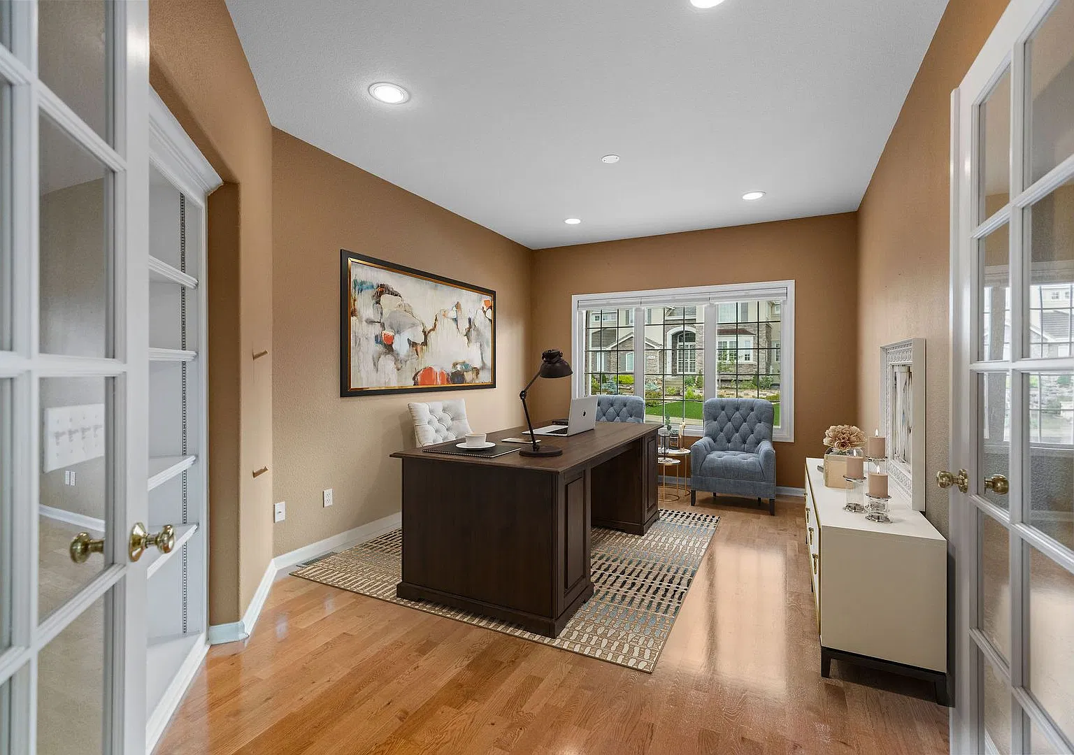 Available NOW - Amazing 5 bedroom 5 bathroom SFH in Tuscany South! — Photo 4