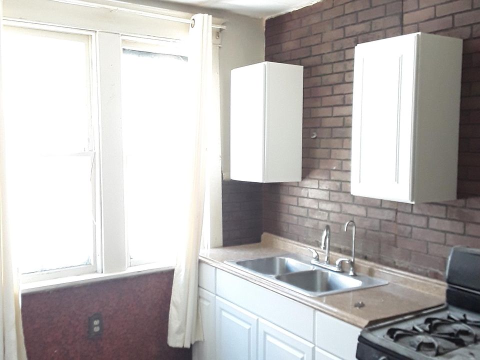 1st image of 175 Dewey Ave
