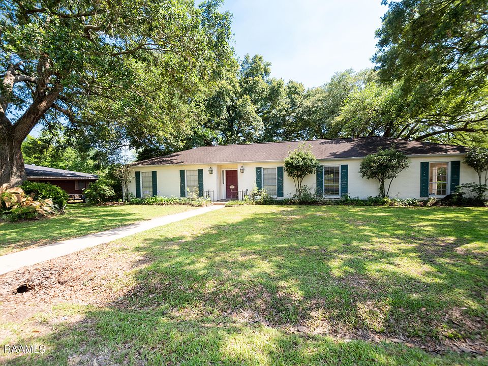 402 Demoncherveaux Blvd, Ville Platte, LA 70586 | Zillow