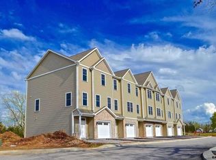 10 Molly Dr, New Oxford, PA 17350