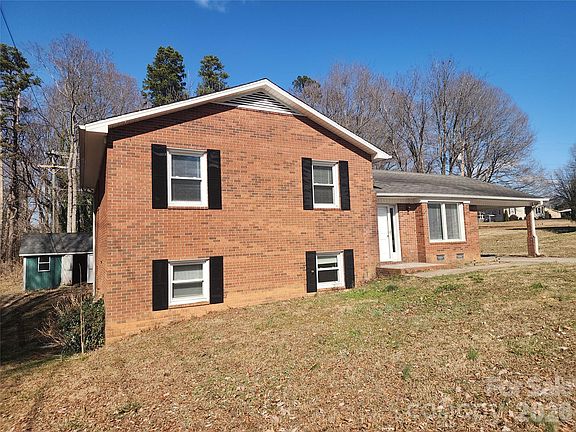 2nd image of 150 Autumn Leaf Rd