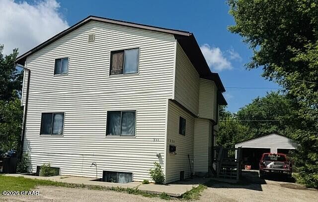 1st image of 911 5th Ave NE