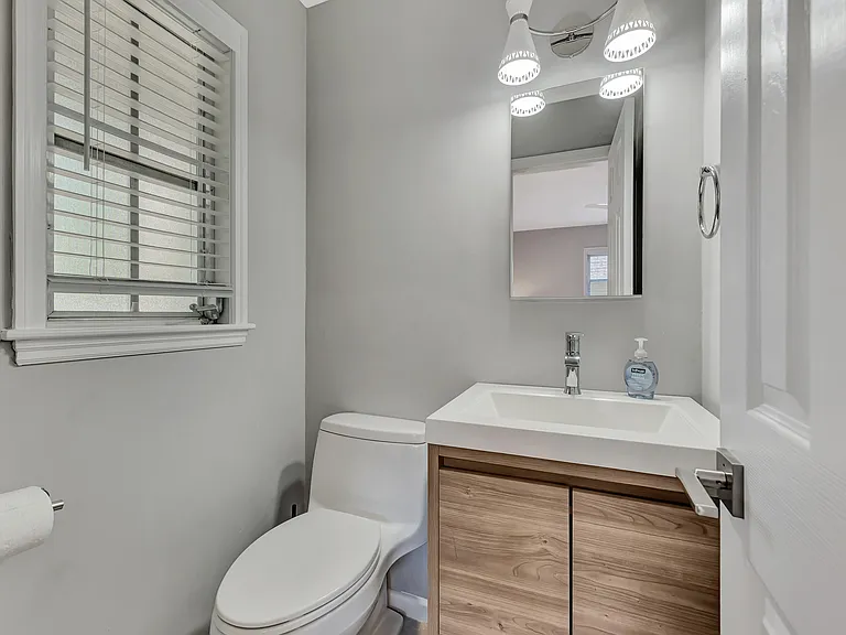 1726 Floyd St — Photo 27