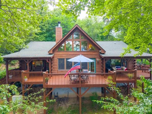 760 Woody Ln, Waynesville, NC 28786