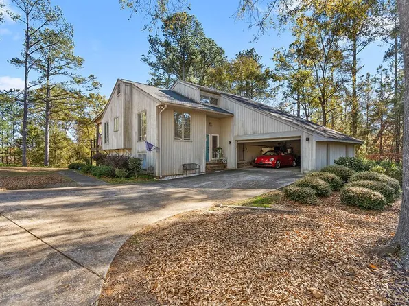 106 Glen Eagle Ct, Greenwood, SC 29646