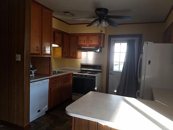 5th image of 19 Linda Ln