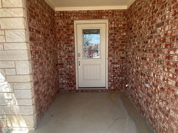 2nd image of 3512 Lucas St