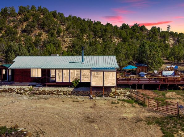 403 & 409 S Mineral Springs Rd, Mount Carmel, UT 84755