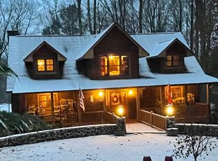 190 Shoreline Dr, Warsaw, VA 22572