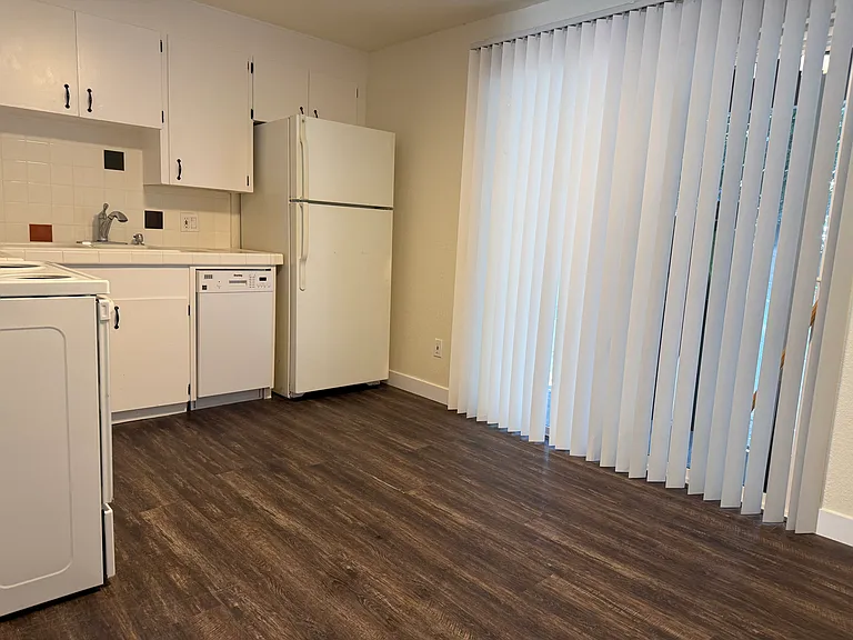 2550 Ruddell Rd SE #101 — Photo 2