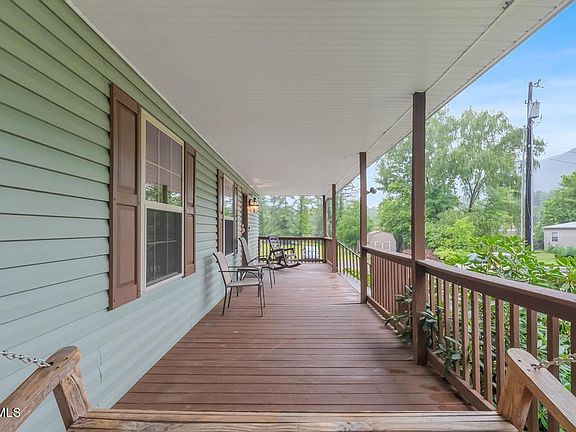 4th image of 2706 Shawnee Ave E #E
