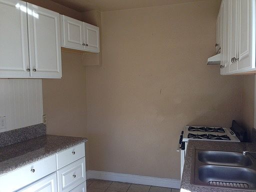 3rd image of 7618 Newlin Ave