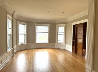 329 S 4th St APT 1, Dekalb, IL 60115