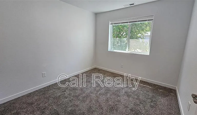 3811 E 12th Ave — Photo 20